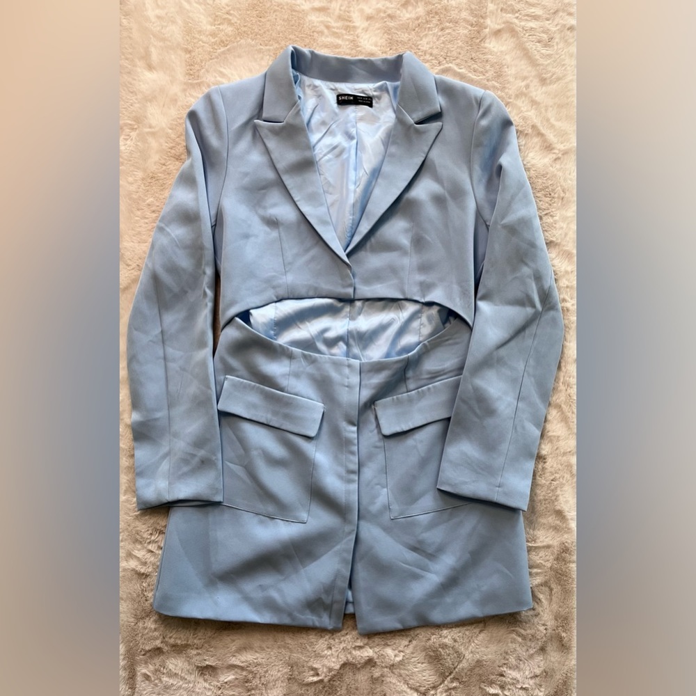 Cut out blazer